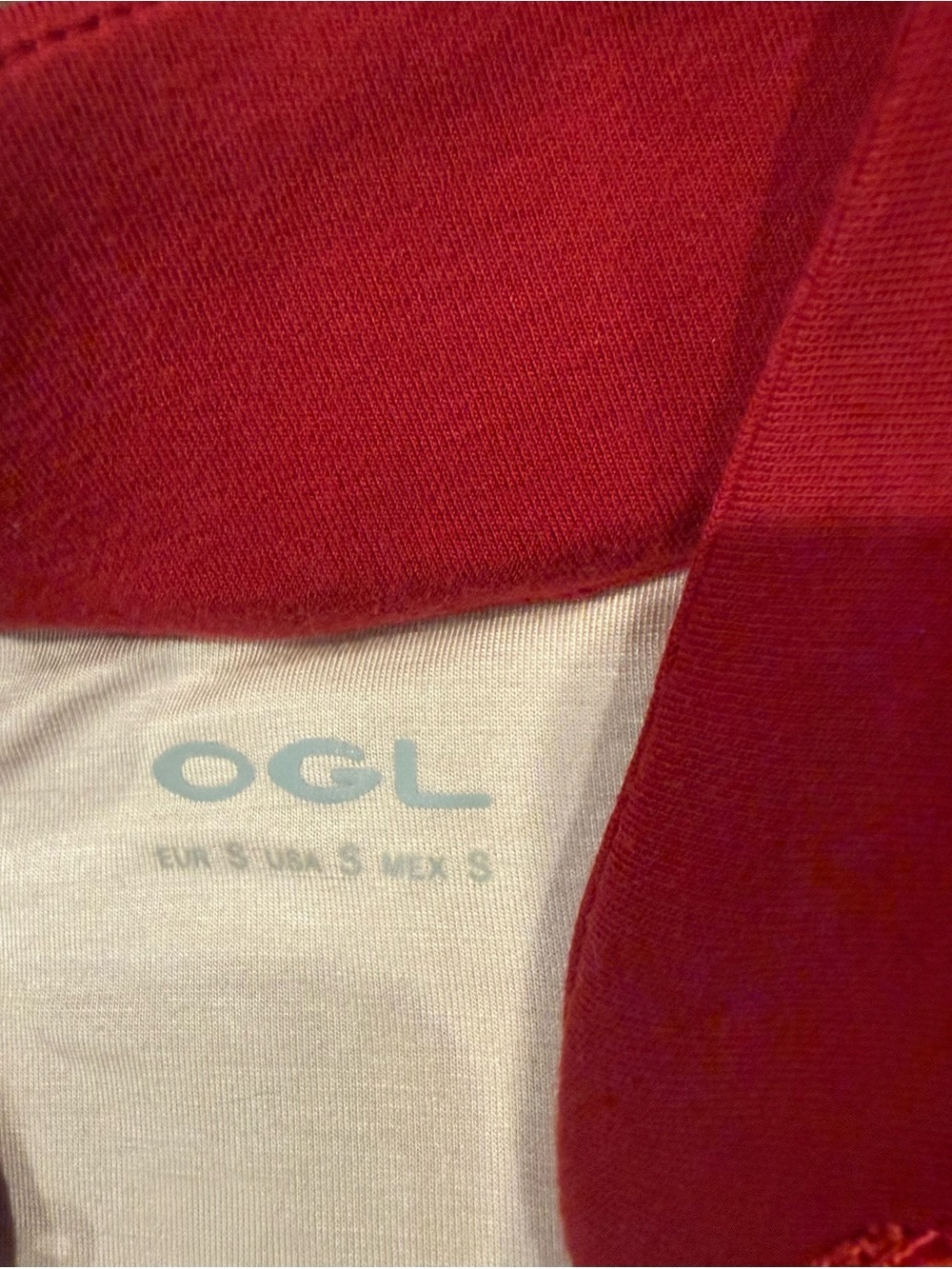 OGL Red Long Sleeve with built in Bra - Picture 3 of 4